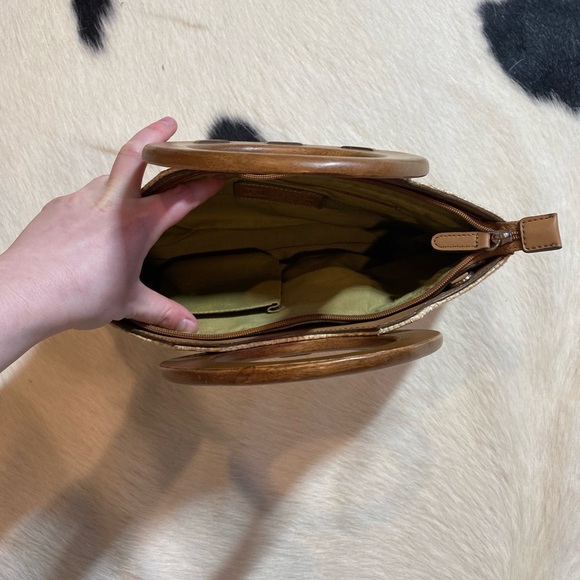 Woven Straw Wood Handle hand Bag - Picture 6 of 7